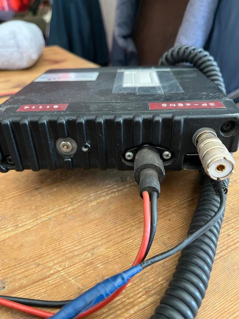 Motorola Radius M110 mobilofoon vhf met voeding en microfoon, Telecommunicatie, Ophalen, Gebruikt, 5 tot 15 km, Portofoon of Walkie-talkie