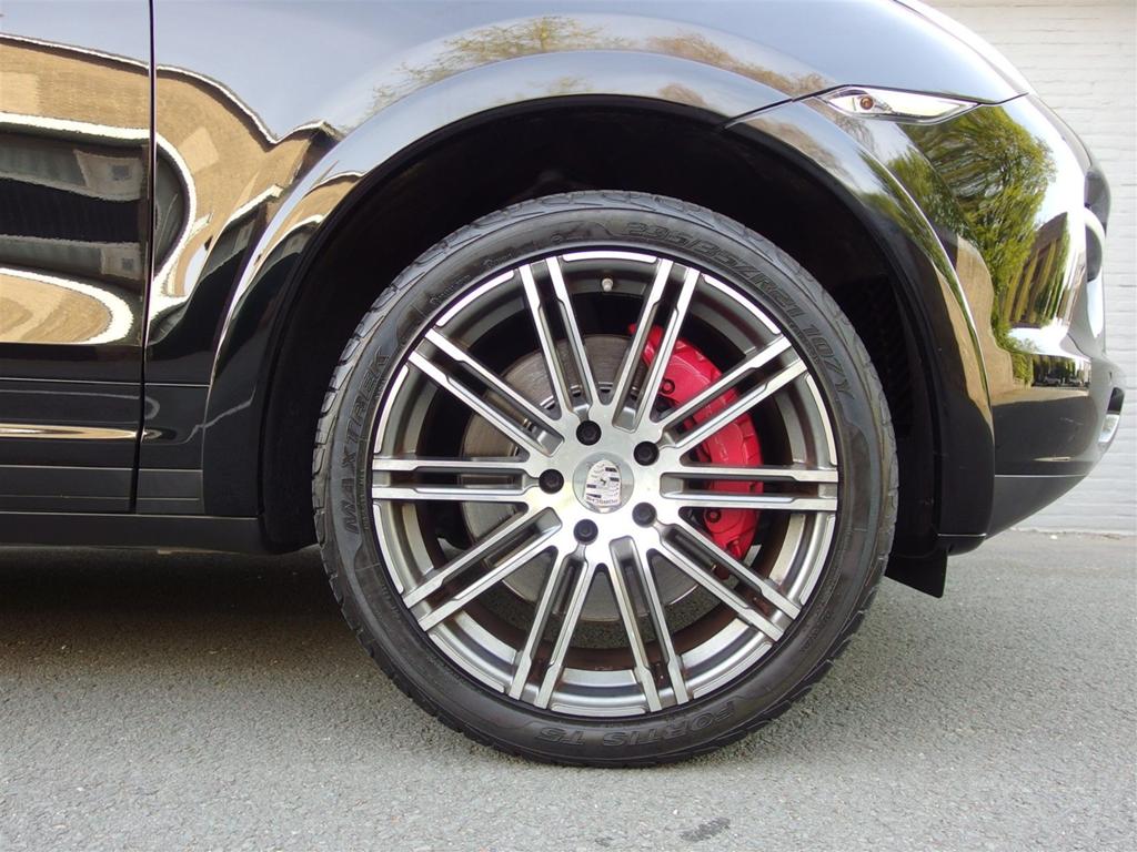 Porsche Cayenne Turbo 4.8L 2011 Zeer mooi / Prijs = incl. BT, Auto's, Automaat, Cayenne, 496 pk, Zwart
