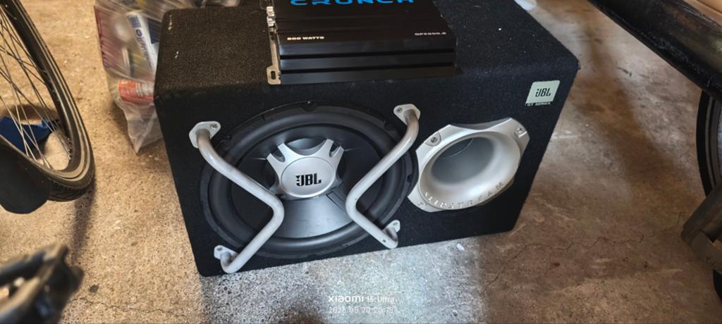 Jbl subwoofer met versterker, Auto diversen, Ophalen of Verzenden