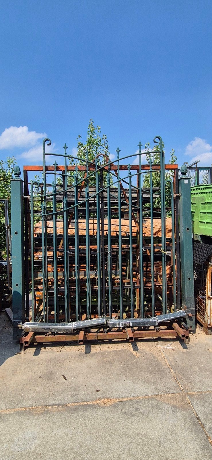 Sierhekwerk met poort - Groen ijzeren hek, Tuin en Terras, Ophalen, Met poort, Gebruikt, Sierhekwerk