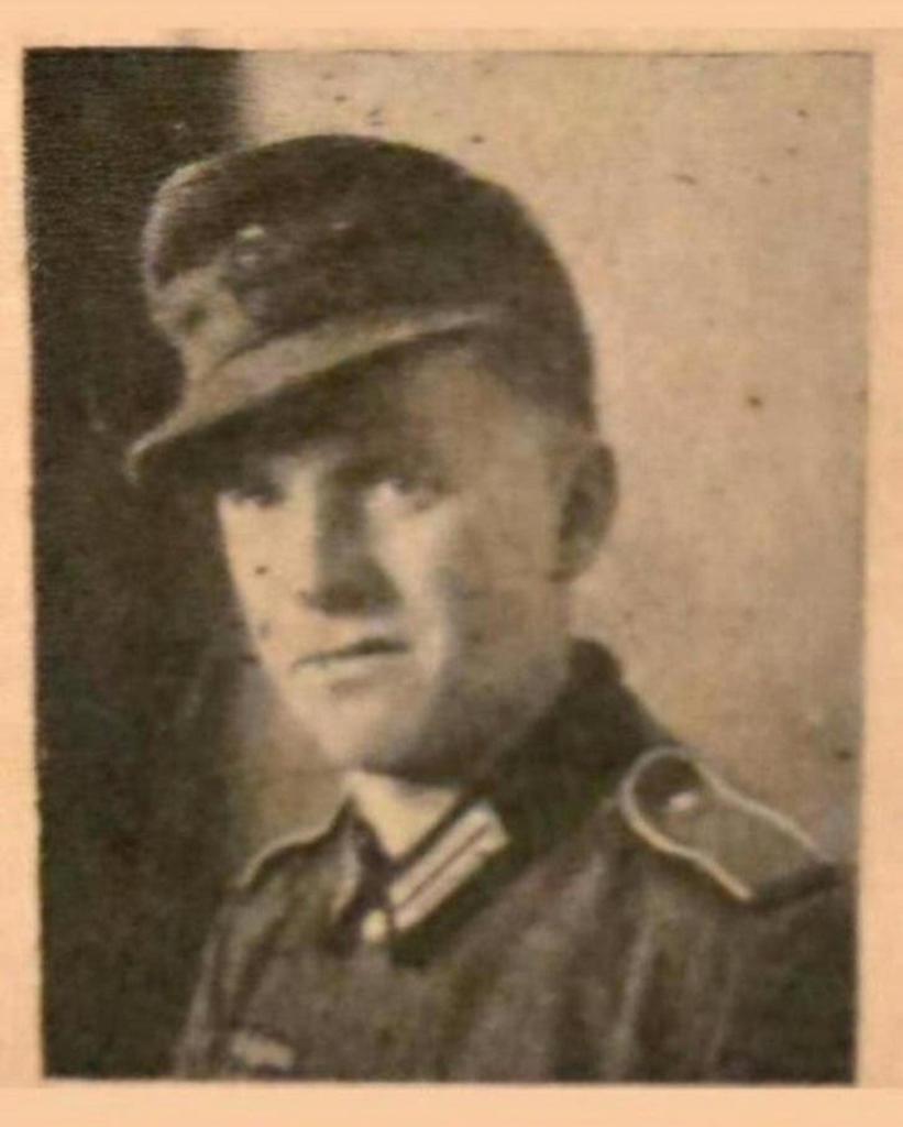 Duits Soldaat Morville westfront Andilly WW2- WO2 oorlog WK2, Ophalen of Verzenden, Bidprentje