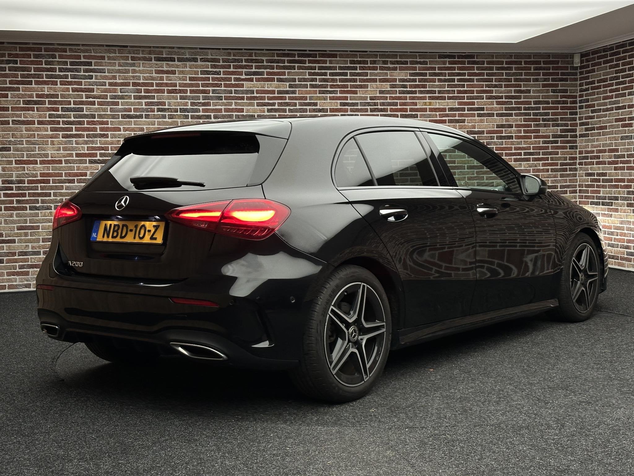 Mercedes-Benz A-klasse 200 AMG Line | Adaptive cruise| LED|, Auto's, Gebruikt, Leder en Stof, Bedrijf, 1600 kg