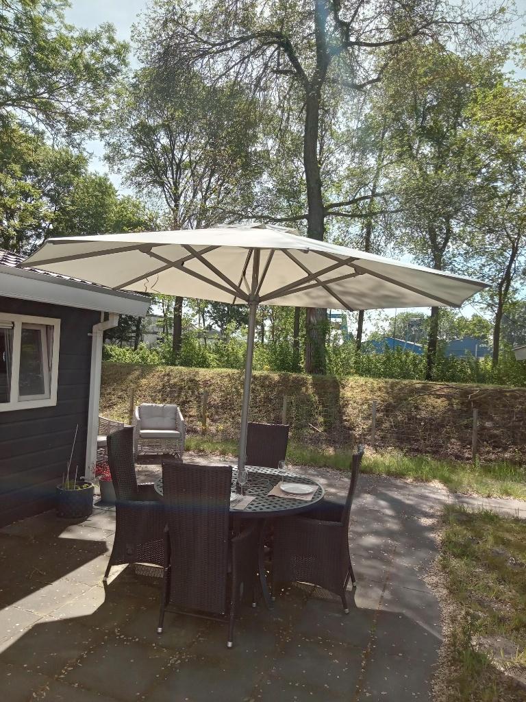 Hartman tuinset met bijbehorende parasol, Tuin en Terras, Tuinsets en Loungesets, Ophalen, Gebruikt, Tuinset, Eettafel