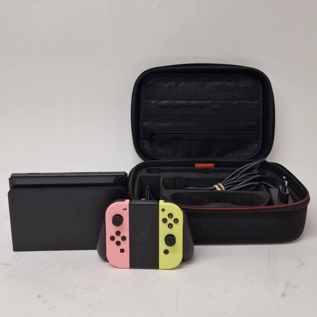 Nintendo Switch Oled Compleet 64GB Zwart | Nette staat, Spelcomputers en Games, Spelcomputers | Nintendo Switch, Nintendo, Zo goed als nieuw