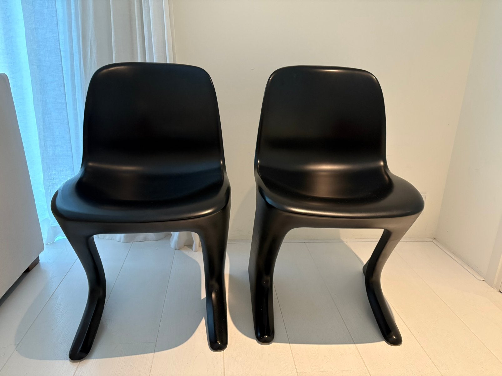 SET 4 KANGAROO Z- DINING CHAIRS, Ophalen, Kunststof, Gebruikt, Zwart