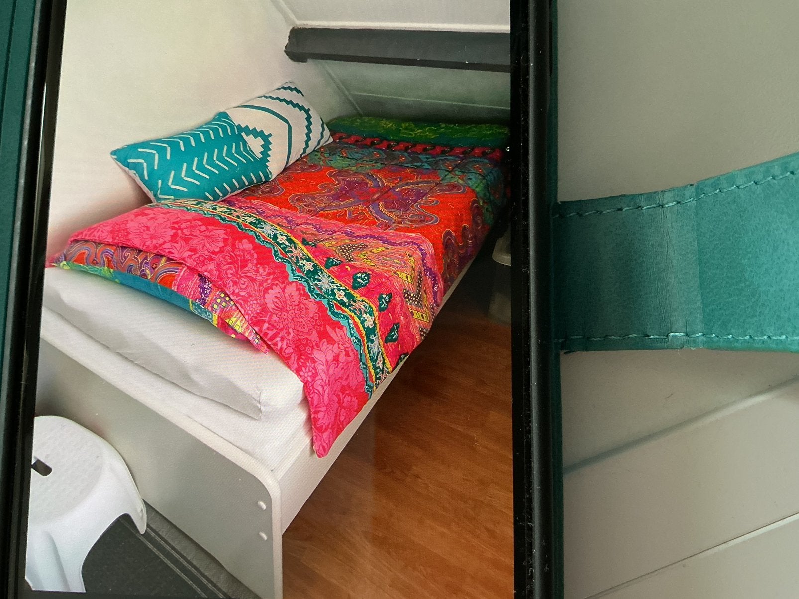 1 pers bed wit 200/90 met auping spiraal., Huis en Inrichting, Slaapkamer | Complete slaapkamers, Ophalen, Zo goed als nieuw, Eenpersoons