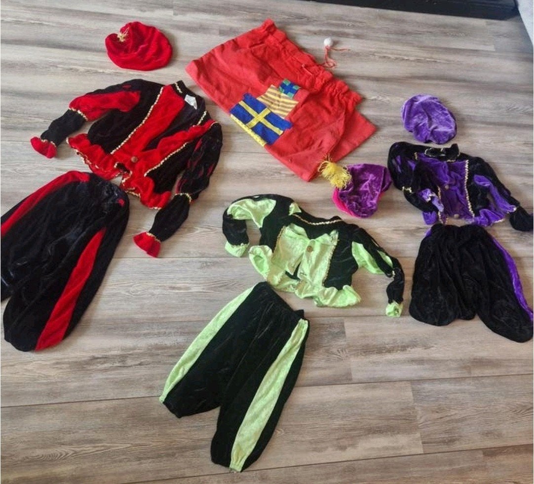 3 originele velvet/velours Pietenpakjes (rood, groen, paars), Ophalen of Verzenden