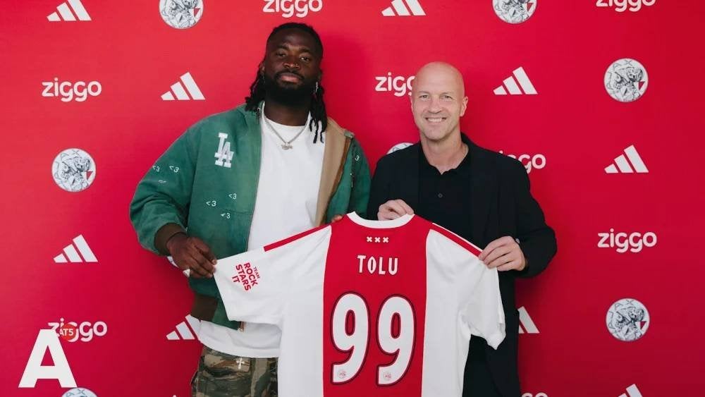 Gezocht: 2 of 3 kaartjes voor Ajax v PSV, Drie personen of meer, September