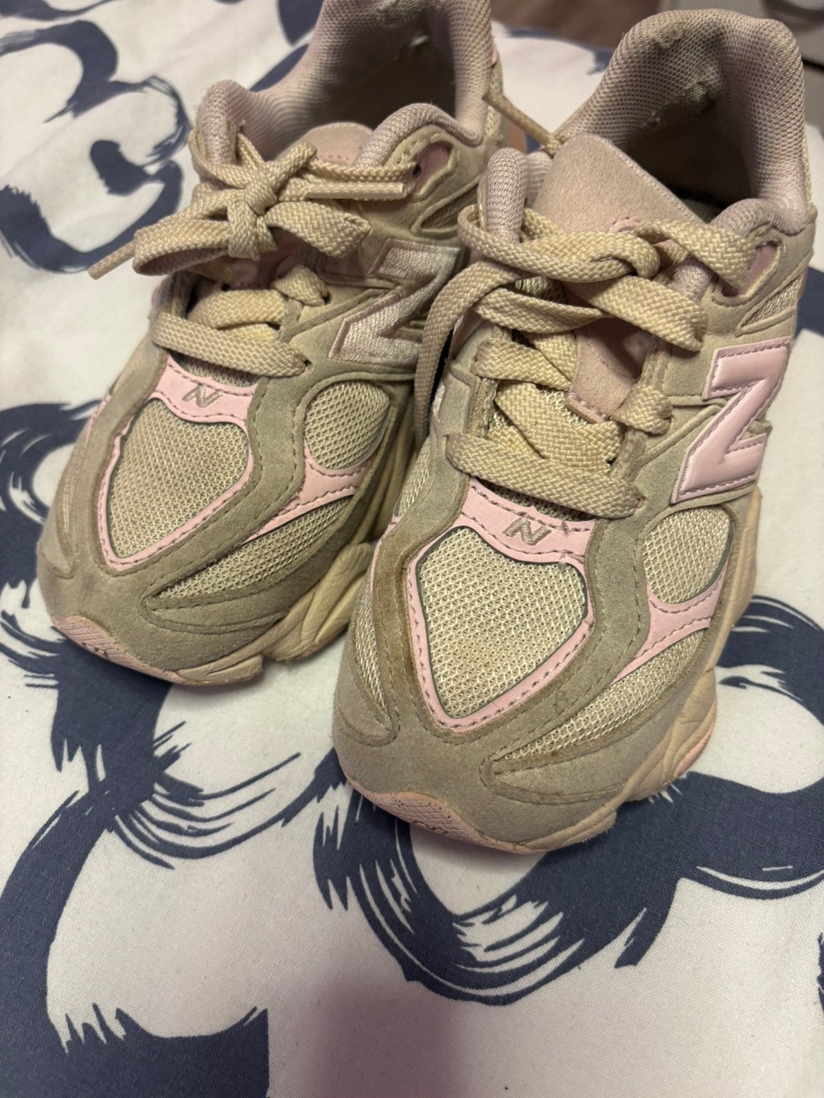 New balance 9060 maat 31, Ophalen of Verzenden, Zo goed als nieuw, Jongen of Meisje, Schoenen