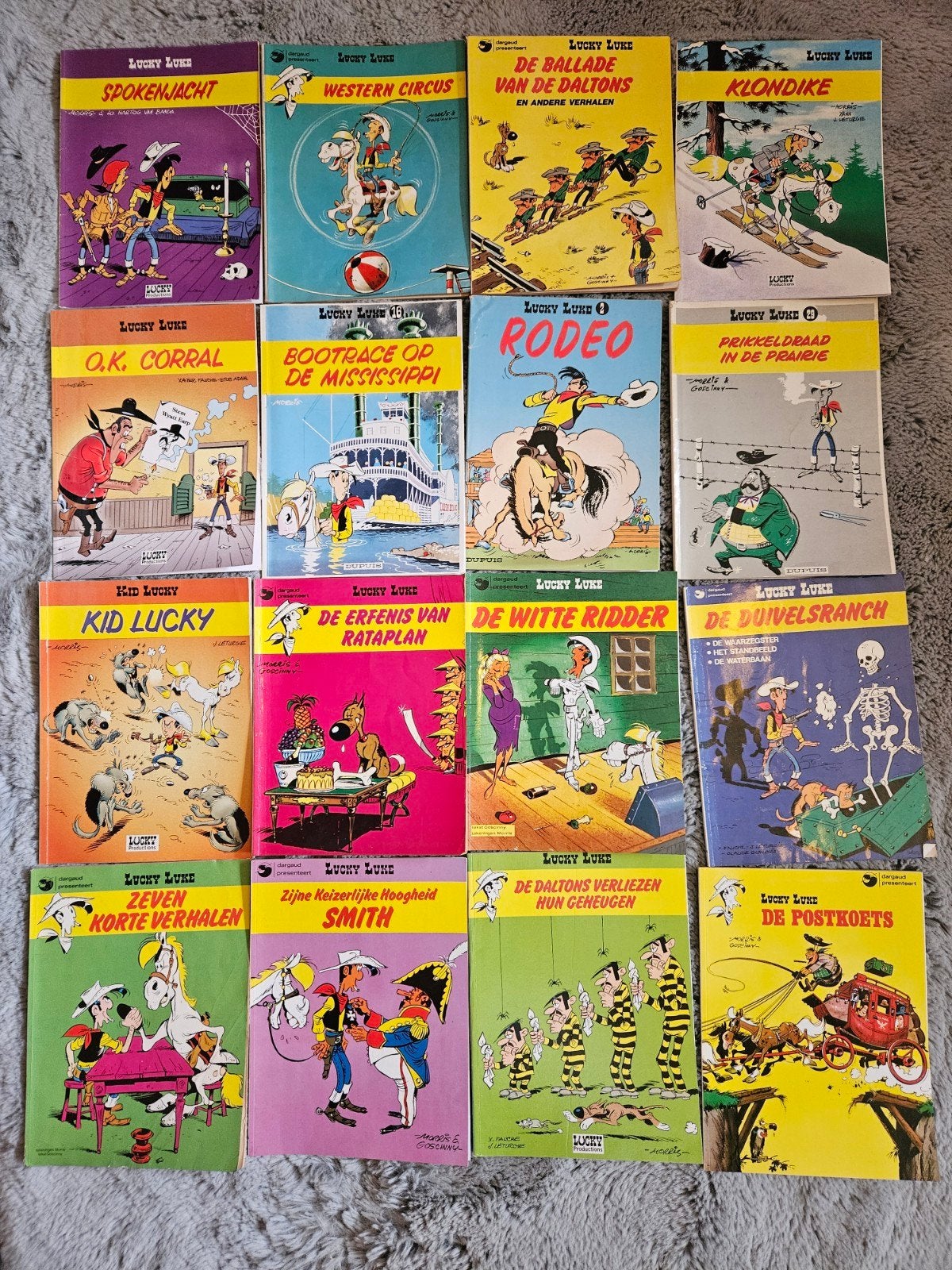 54 Lucky Luke strips – Morris – oude albums + collectie, Meerdere stripboeken, Ophalen of Verzenden, Gelezen