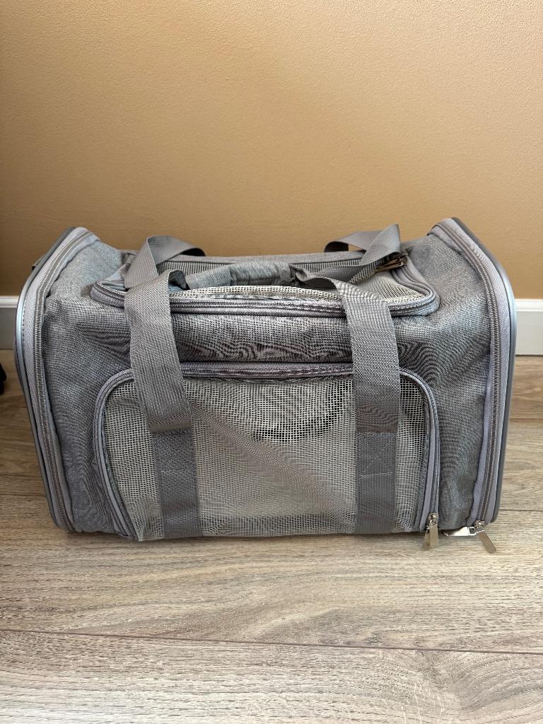 Pet carrier, Ophalen, Gebruikt