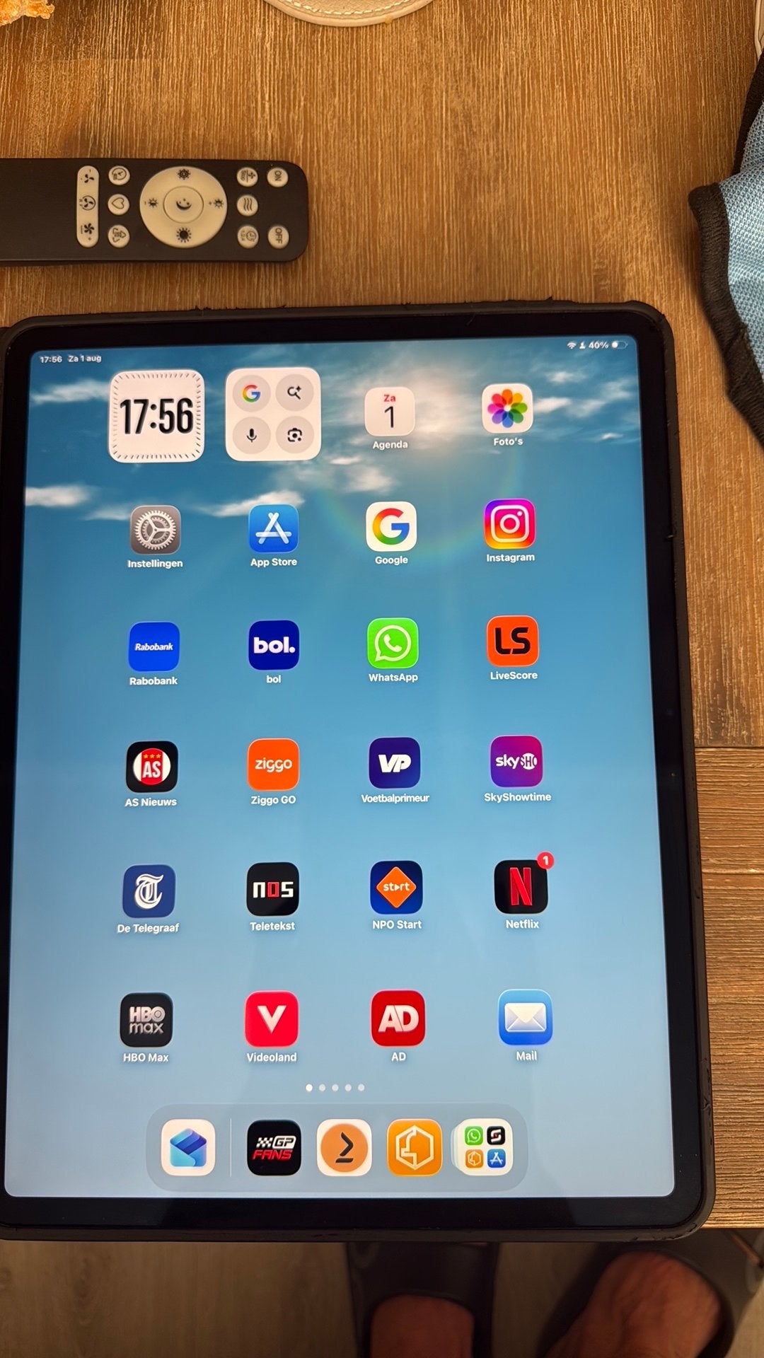 Z.g.a.n. iPad Air 13 inch met top hoes, Computers en Software, Apple iPads, Ophalen of Verzenden, Zo goed als nieuw, Apple iPad