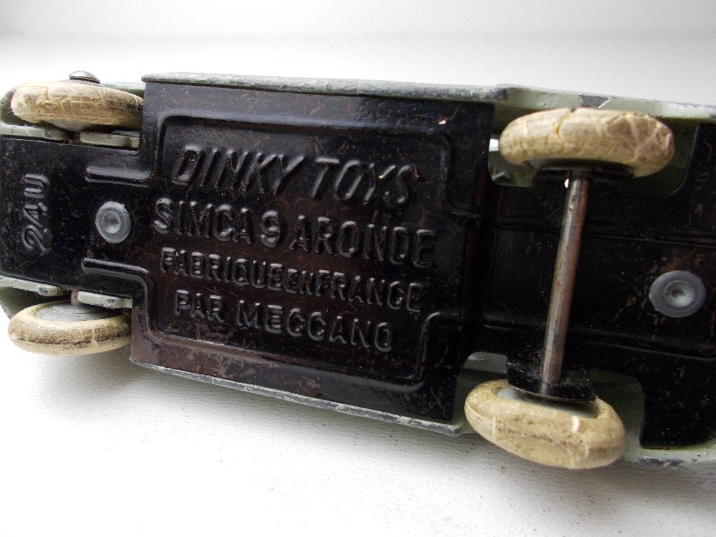 1951 Dinky Toys 24U SIMCA 9 ARONDE. (Made in France), Ophalen of Verzenden, Gebruikt, Auto, Dinky Toys