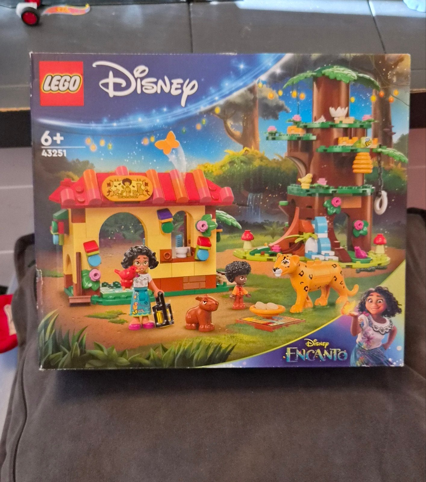 LEGO Disney Encanto Het Magische Huis van de Madrigals 43251, Kinderen en Baby's, Speelgoed | Duplo en Lego, Inclusief minifiguren