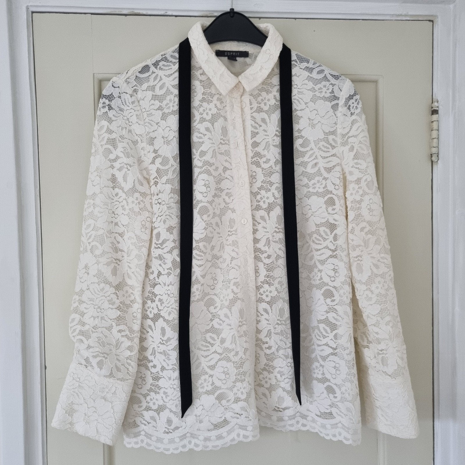 Crème kleurige blouse van kant maat 40 van Esprit. Blouse he, Maat 38/40 (M), Beige, Ophalen of Verzenden, Zo goed als nieuw