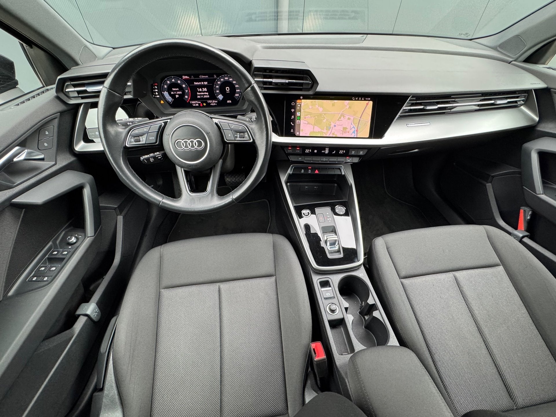 Audi A3 Limousine 30 TFSI AUTOMAAT * Carplay * Climate Contr, Dealer onderhouden, Stof, Gebruikt, Origineel Nederlands