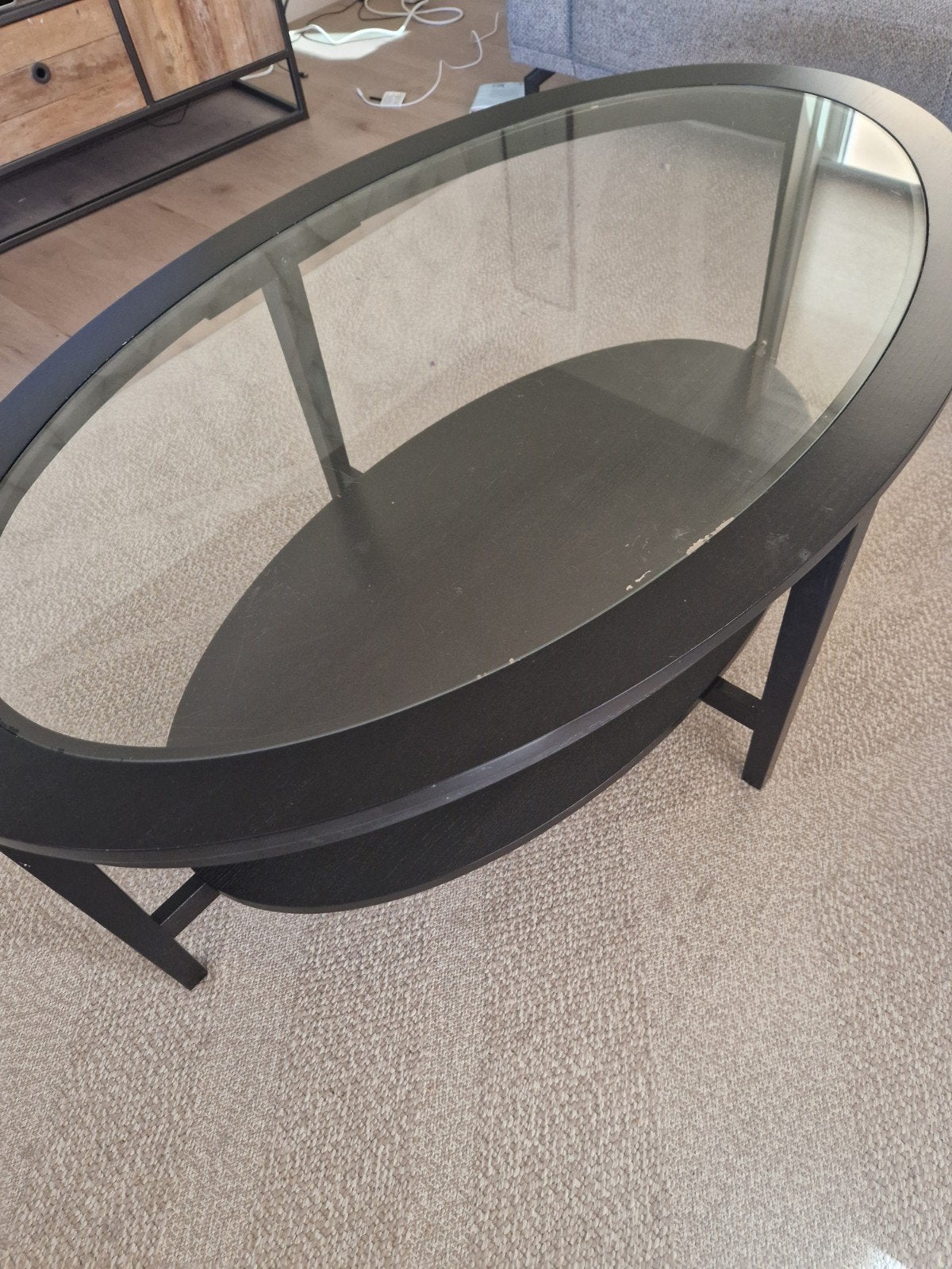 Gratis af te halen: IKEA ovale salontafel met glasplaat, Huis en Inrichting, Tafels | Salontafels, Ophalen