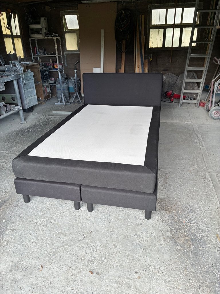 Zo goed als nieuw tweepersoons boxspring - 140x200 cm, Ophalen, Zwart, Zo goed als nieuw, Twijfelaar