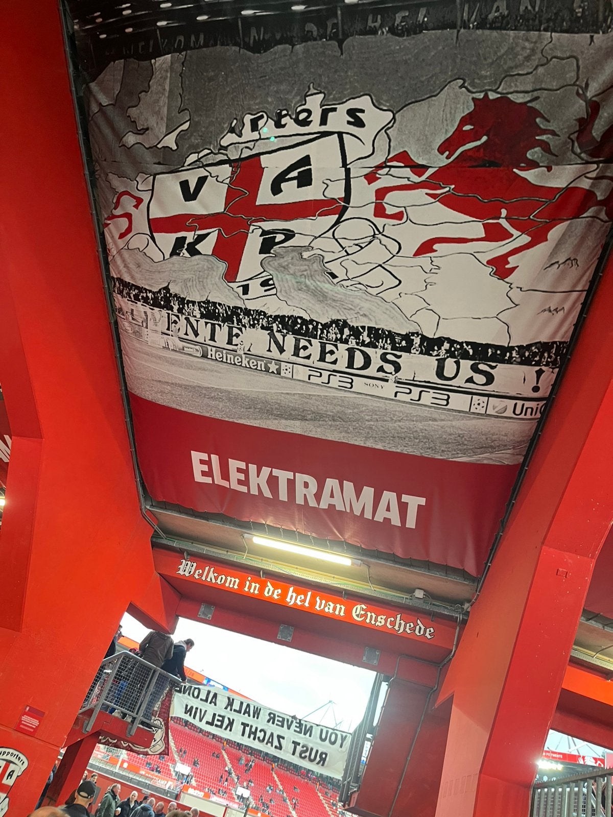 Fc twente Vak P seizoen kaart gezocht, Eén persoon