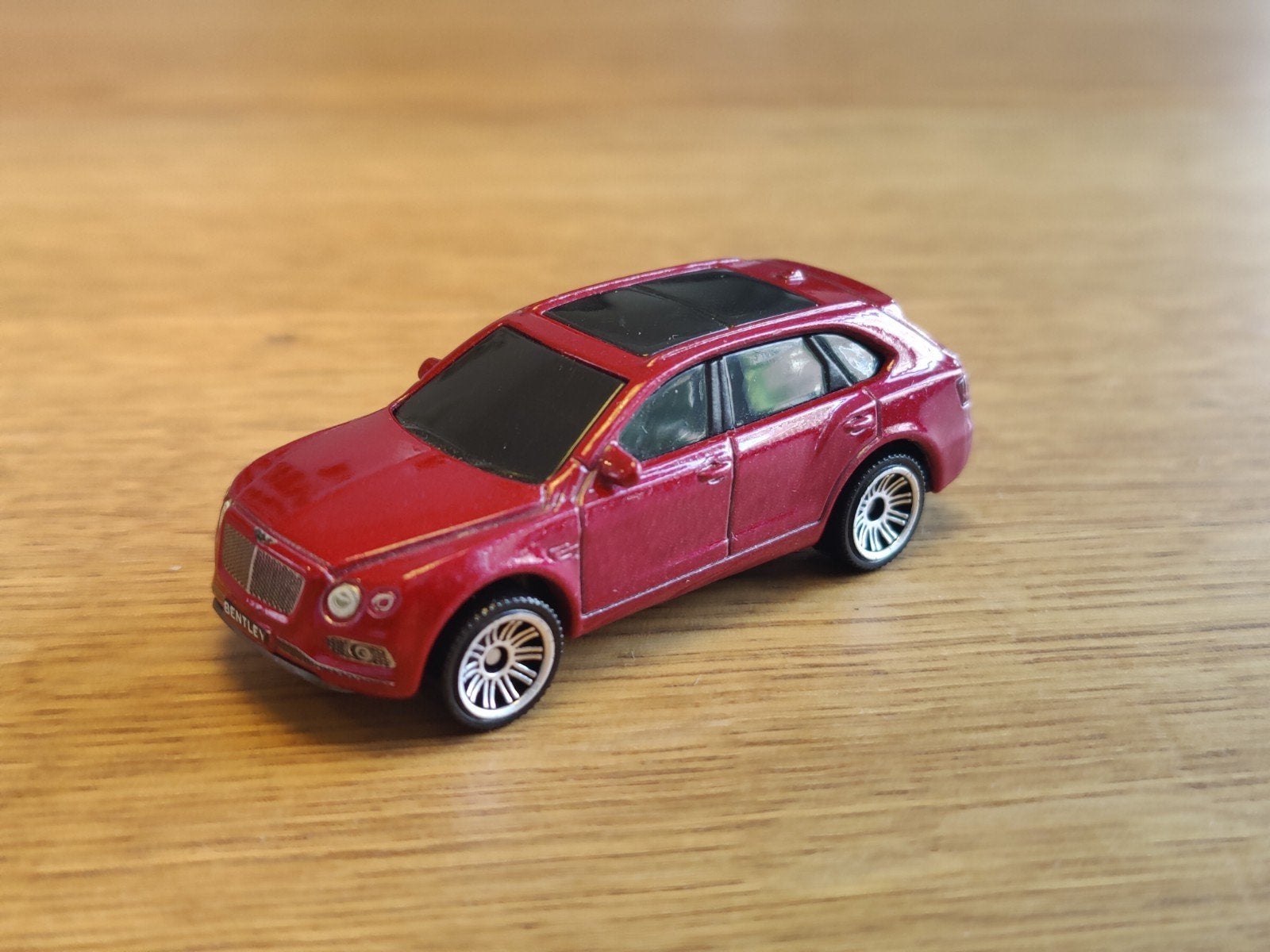 Matchbox Bentley Bentayga ROOD, Ophalen of Verzenden, Zo goed als nieuw, Auto