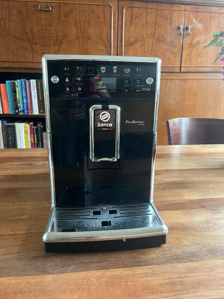 Saeco PicoBaristo Deluxe Koffiemachine + onderhoudsset, Witgoed en Apparatuur, Koffiezetapparaten, Ophalen, Afneembaar waterreservoir