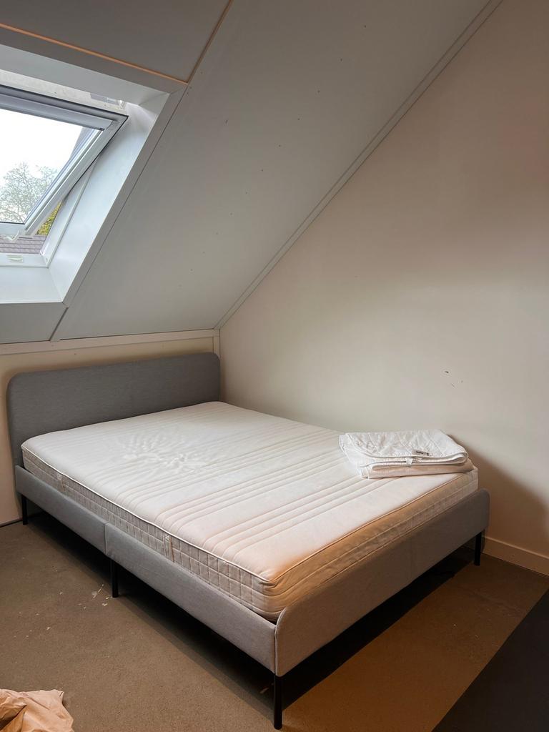 IKEA bed + mattress + cover, Huis en Inrichting, Slaapkamer | Beddengoed, Ophalen, Gebruikt, Wit, Tweepersoons