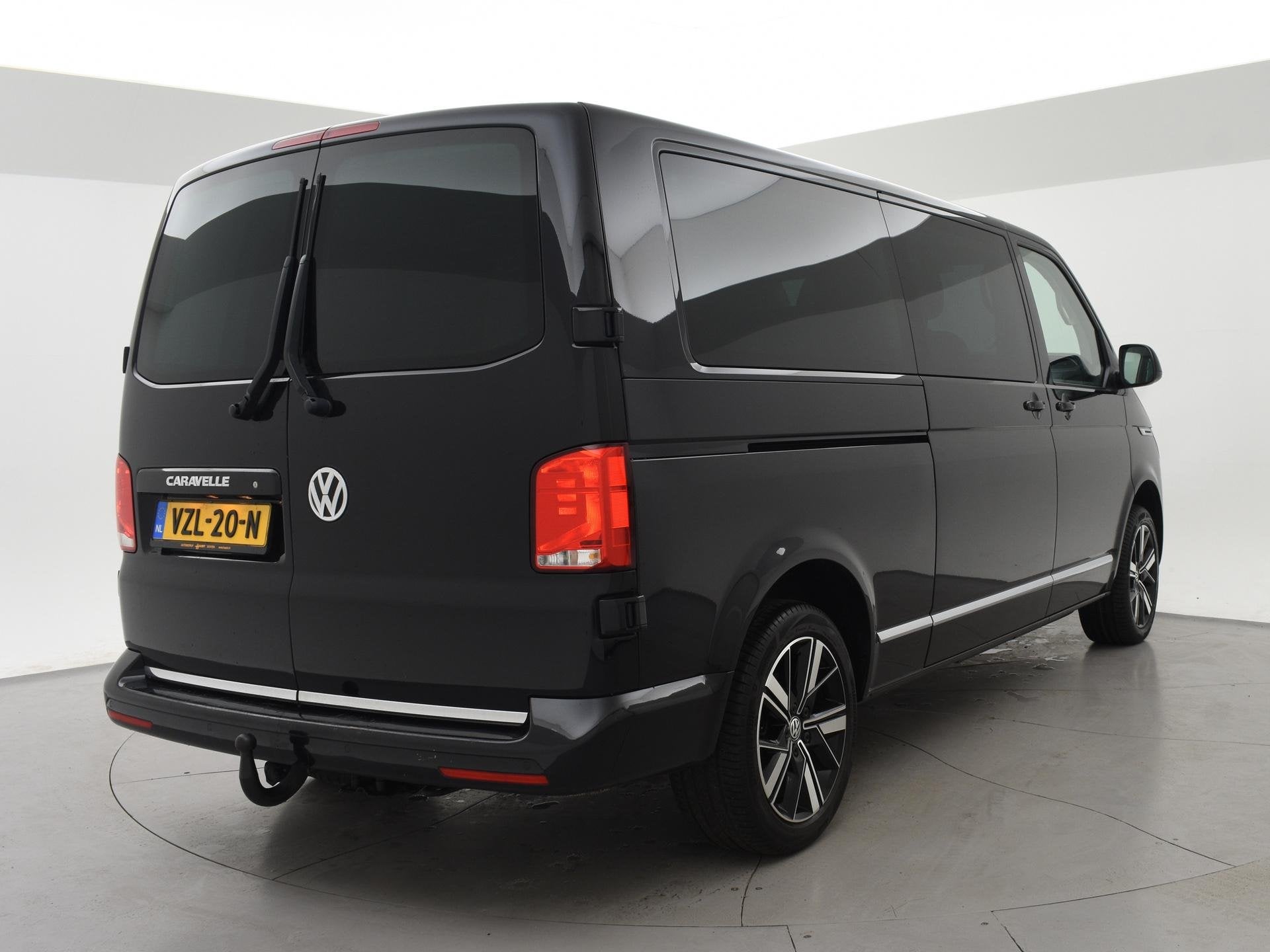 Volkswagen Transporter CARAVELLE 2.0 TDI 204 PK D.C. + LEDER, Stof, Gebruikt, 4 cilinders, Volkswagen