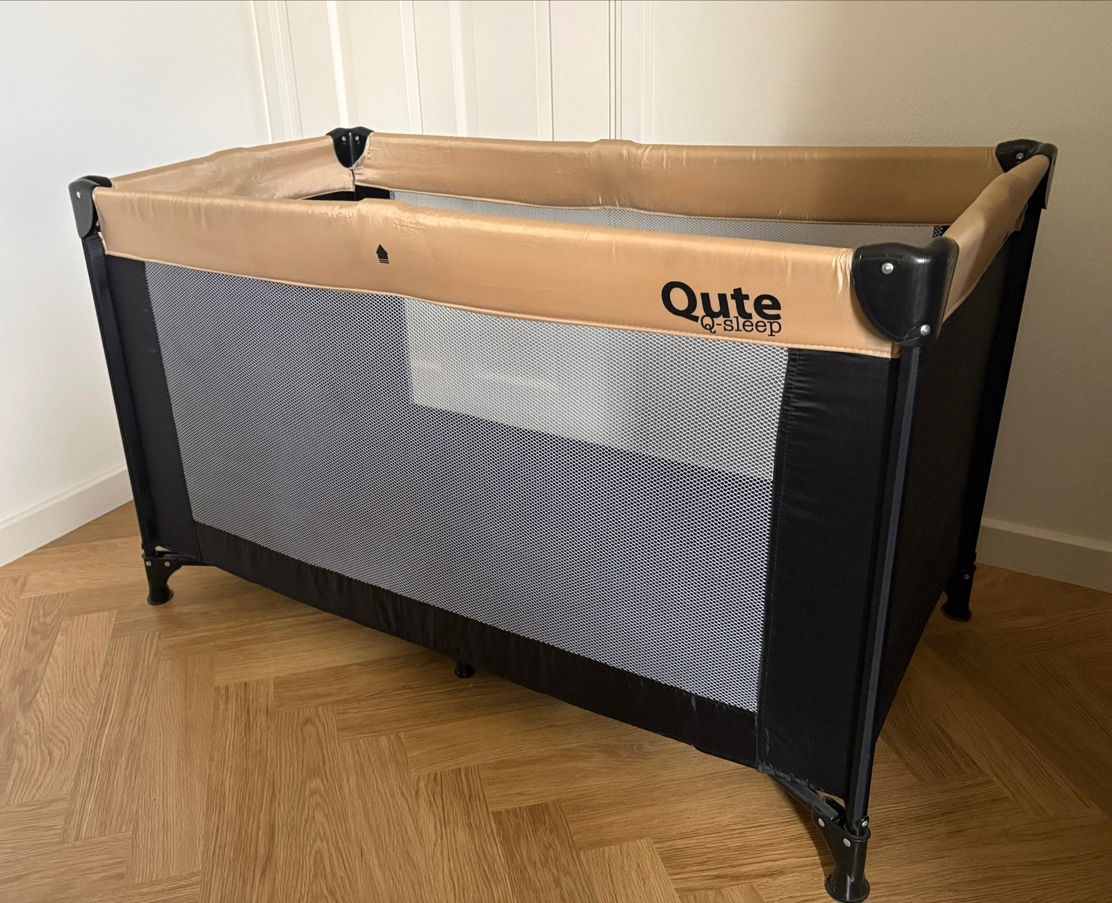 Baby bed 0-3 jaar Qute Q-sleep Reisbed, Kinderen en Baby's, Ophalen, Zo goed als nieuw, Rechthoekig