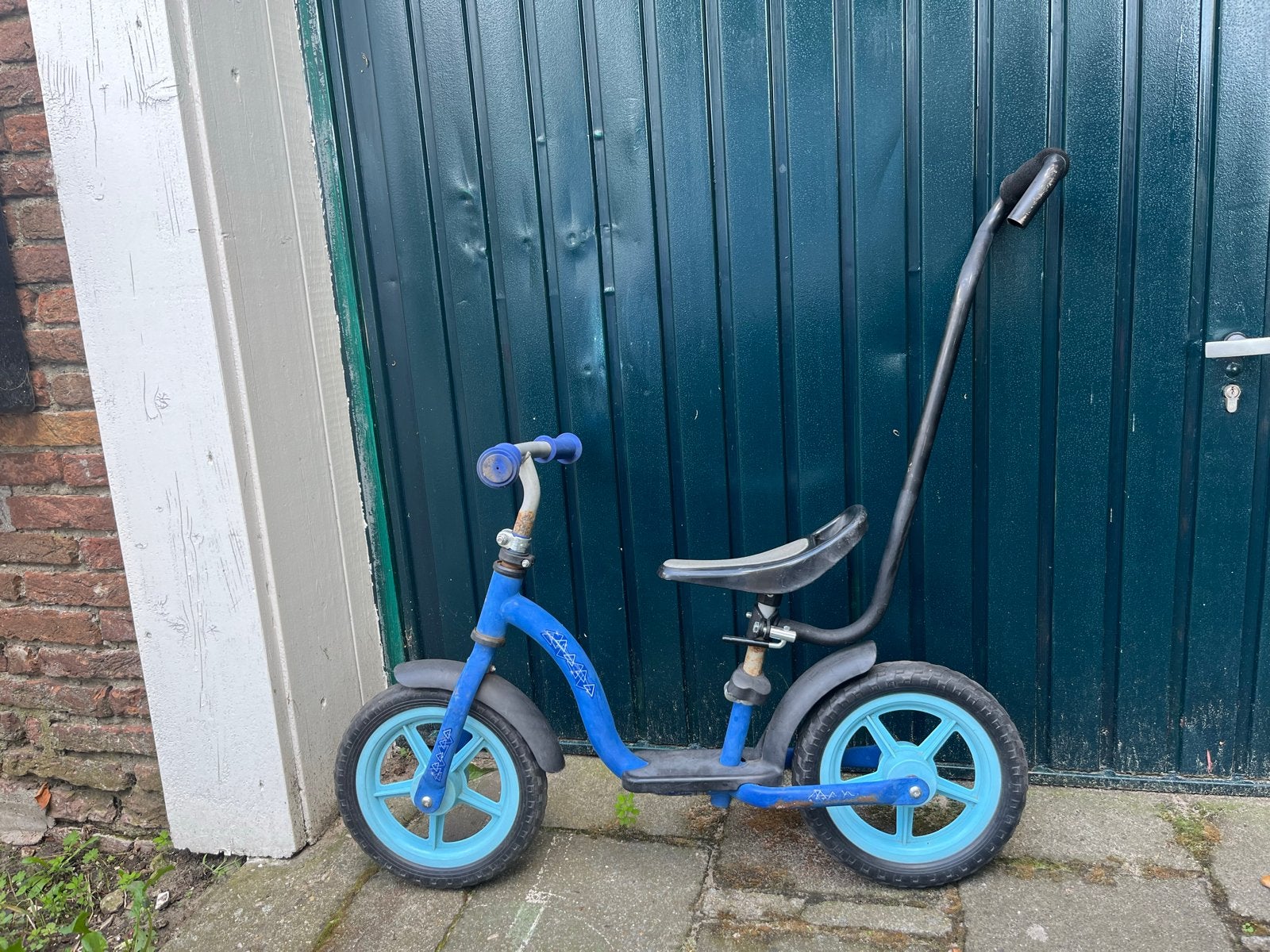 loopfiets blauw met duwstang, Ophalen of Verzenden, Gebruikt, Velgrem, Minder dan 16 inch