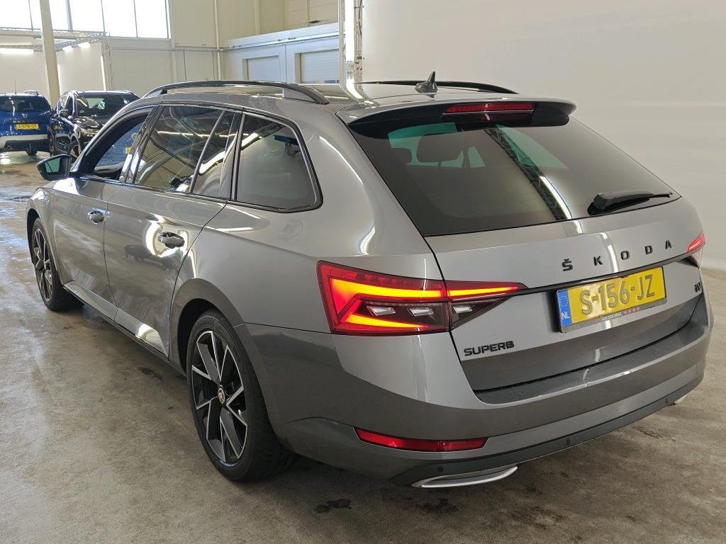 Skoda Superb Combi 1.4 TSI iV Sportline Business, Auto's, Skoda, Gebruikt, 4 cilinders, Alcantara, 1668 kg