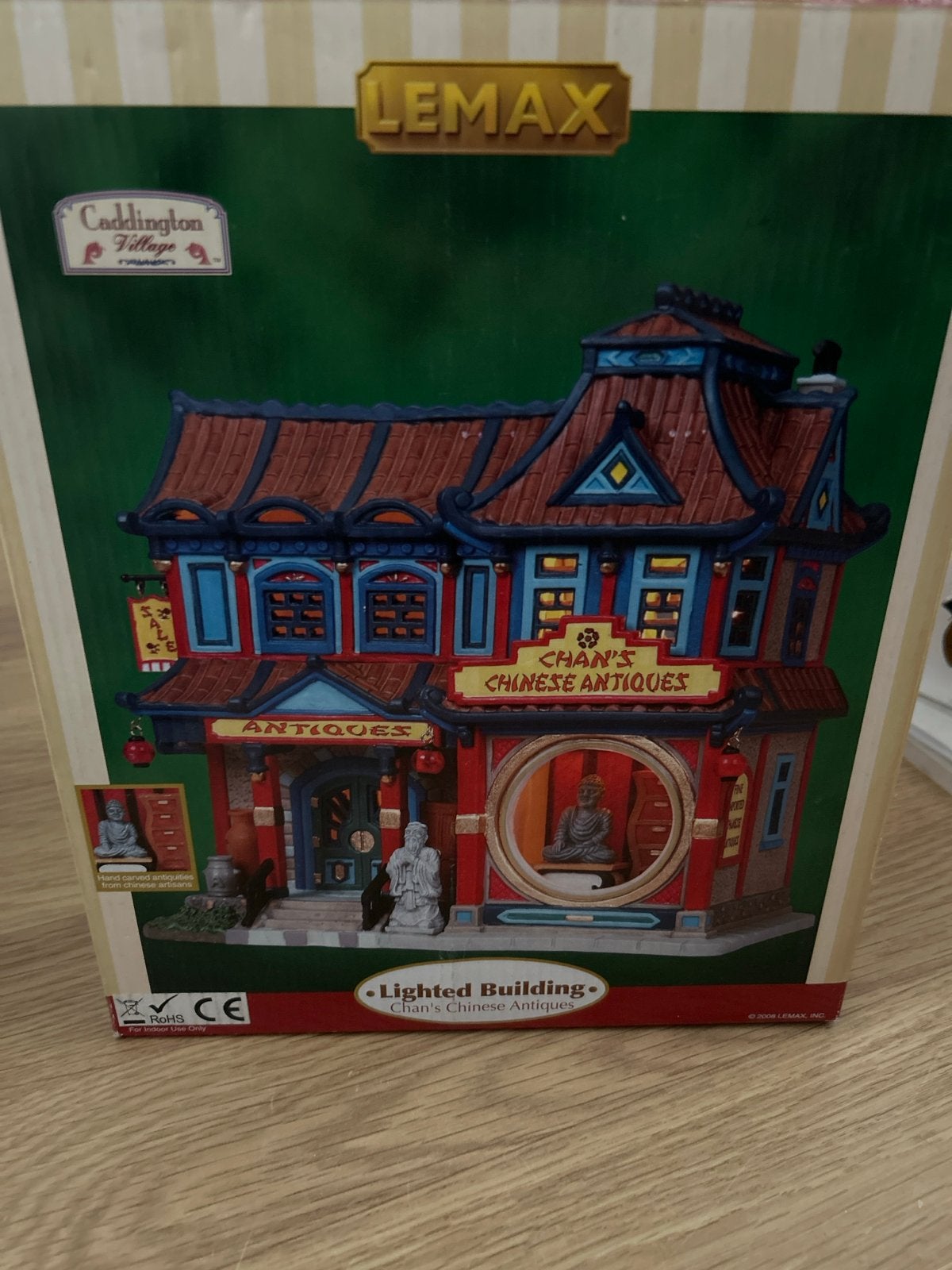 Lemax 85713 Caddington Village Chan's Chinese Antiques, Ophalen, Nieuw