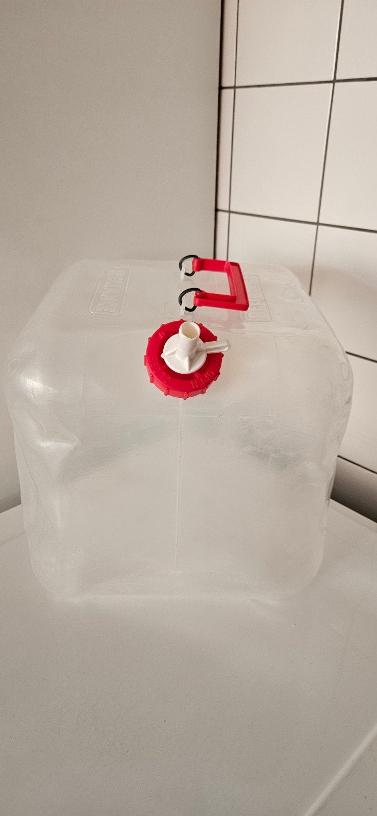 Reliance Opvouwbare Jerrycan met kraan, Ophalen, Zo goed als nieuw