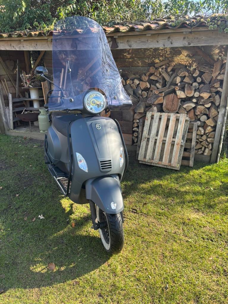 BTC Riva luxury scooter - Grijs, Ophalen, Zo goed als nieuw, Benzine, Overige merken