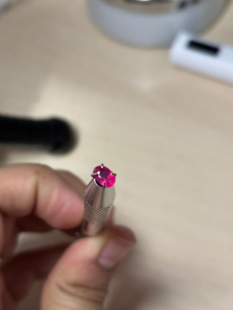 Roze Saffier 0.7 ct hoog kwaliteit, Ophalen of Verzenden, Zo goed als nieuw