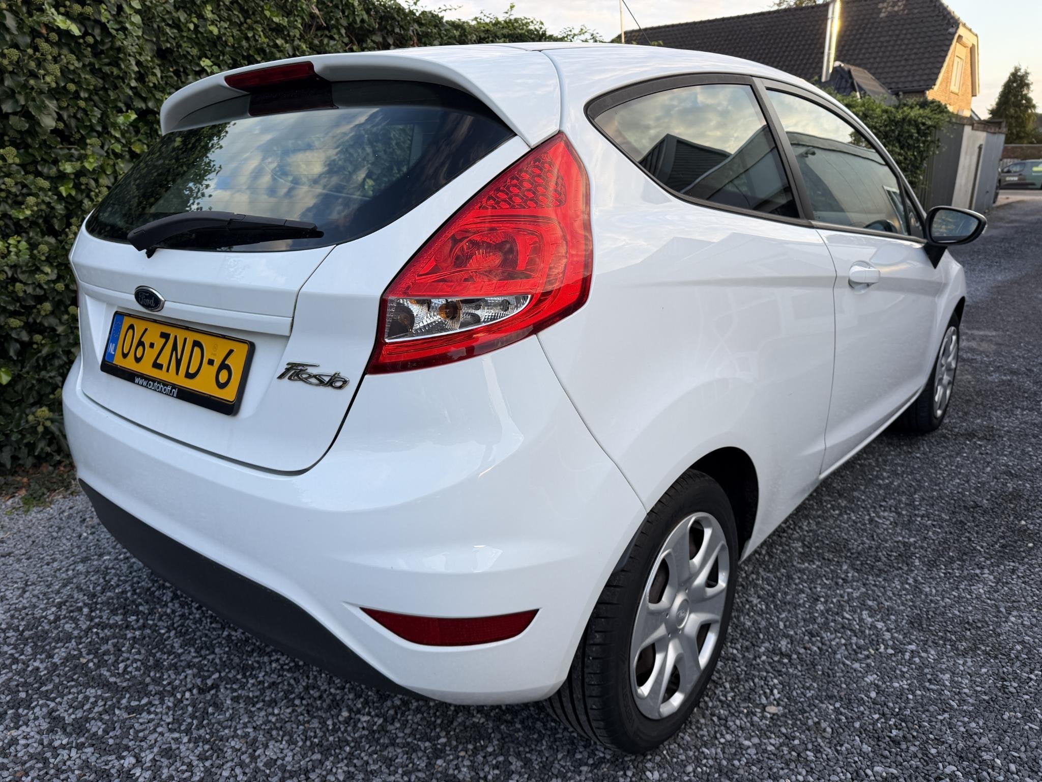 Foto 3 van Ford Fiesta 1.25 Champion | Airco | Elekt. Ramen | Radio / C