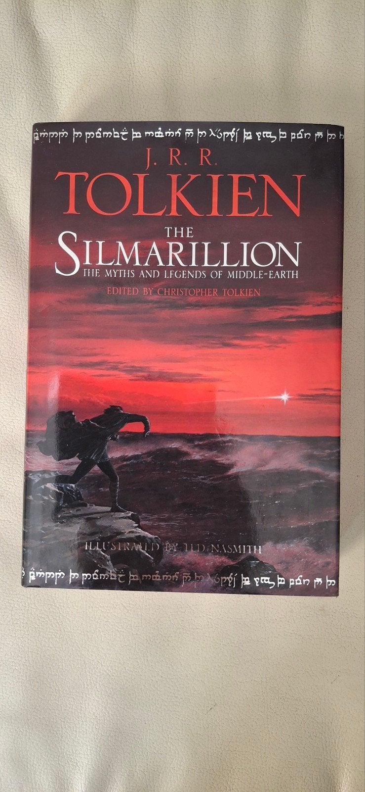 The Silmarillion - J.R.R. Tolkien (Geïllustreerd), Boeken, Ophalen of Verzenden, Zo goed als nieuw