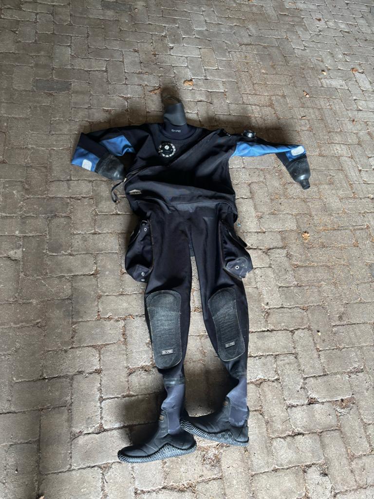 Bare droogpak duiken, Watersport en Boten, Ophalen, Zo goed als nieuw, Duikpak