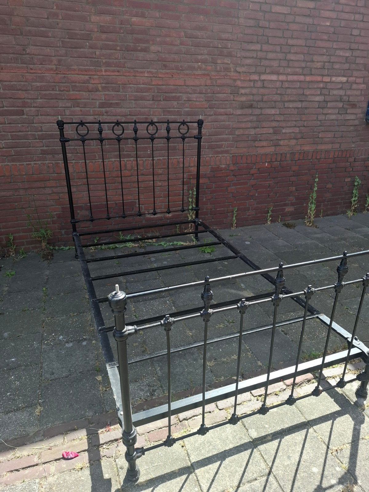 Antiek gietijzeren bed., Ophalen