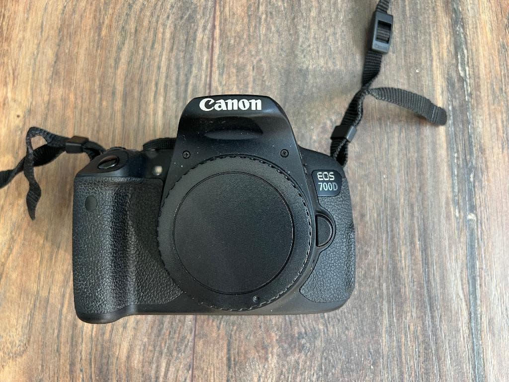 Canon 700D DSLR + 18-55 mm F3.5 - 5.6 lens, Spiegelreflex, Verzenden, Canon, Zo goed als nieuw
