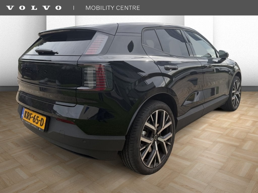 Volvo EX30 P5 Long R. + Black ed Eur. 69kWh | 20" | DEMO |, Auto's, 0 cilinders, Gebruikt, 180 min, Zwart