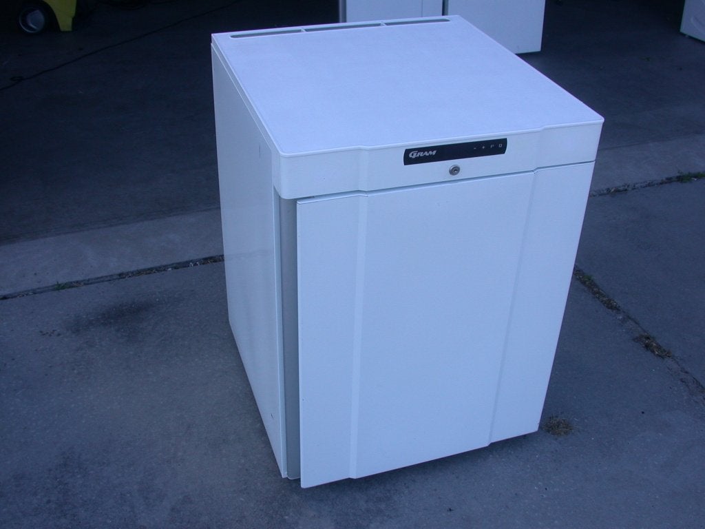 SA4) Nette Gram tafelmodel horecakoeler, 83cm, 125L, Witgoed en Apparatuur, Ophalen, Minder dan 85 cm, 60 cm of meer, 100 tot 150 liter