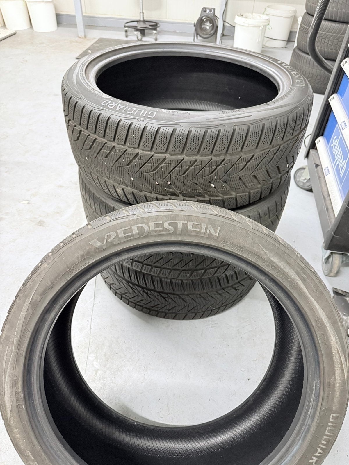 Vredestein Wintrac Xtreme S 235/40R19 Winterbanden, 255 mm, Winterbanden, Band(en), Ophalen