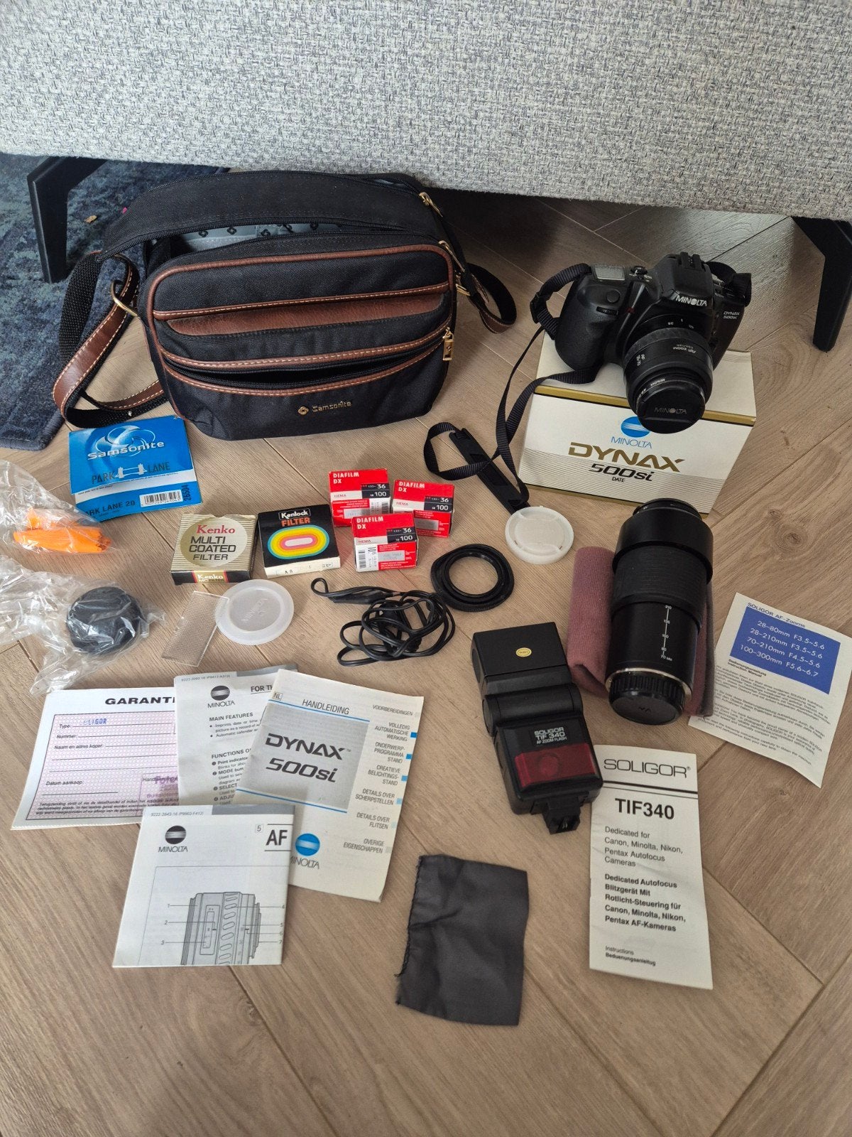 zgan Minolta Dynax 500si fototoestel  samsonite tas en lens, Ophalen of Verzenden, Zo goed als nieuw, Minolta, 8 keer of meer