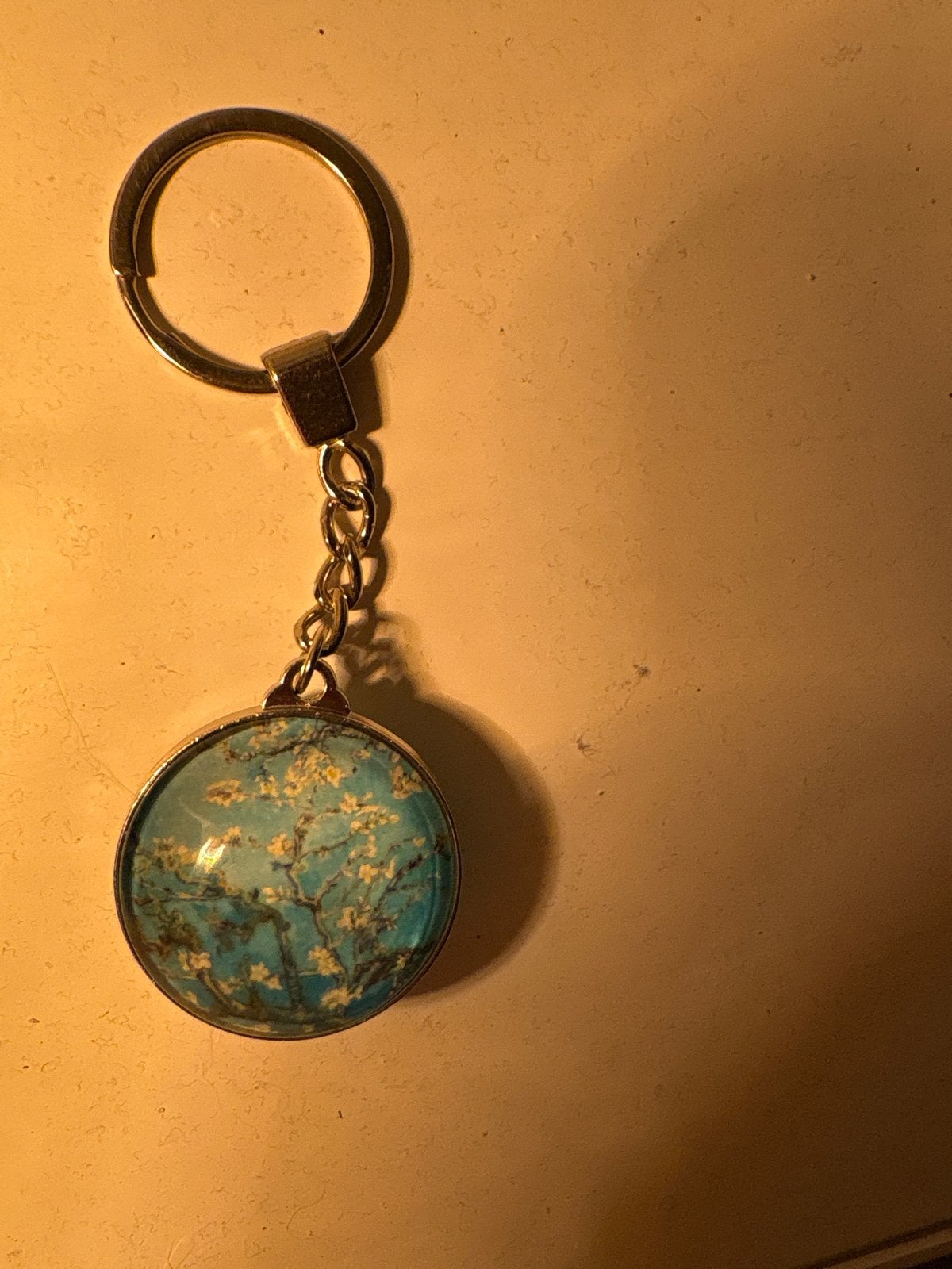 Sleutelhanger met Van Gogh's Amandelbloesem, Ophalen of Verzenden, Nieuw, Overige typen