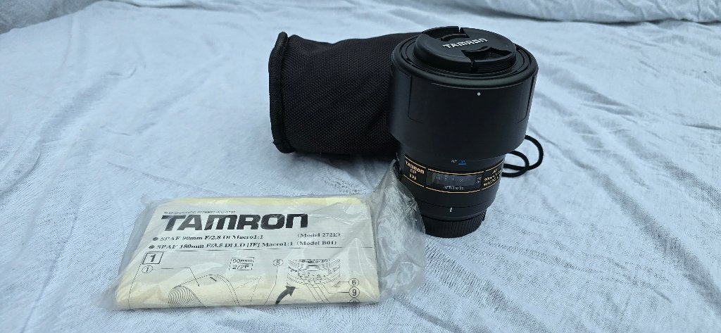 Tamron SP AF 90mm F/2.8 Di Macro 1:1 (model 272E), Beschermhoes/tas, Zo goed als nieuw, Macrolens, Ophalen