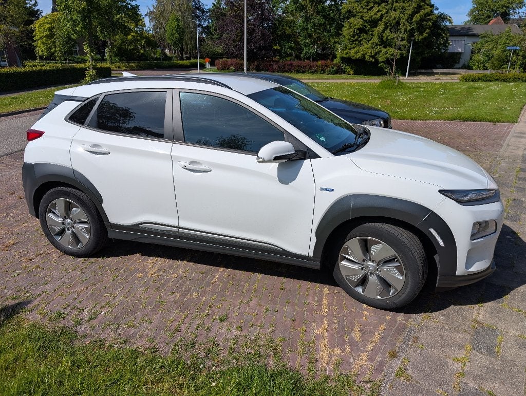 Hyundai Kona EV 204pk 2WD Aut. 2020 Wit, Auto's, Hyundai, Zwart, Wit, Origineel Nederlands, Elektrisch