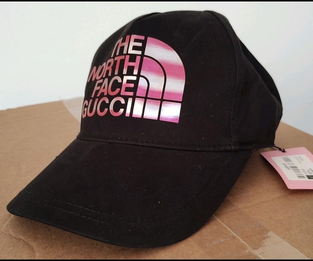 The North Face Gucci pet - Zwart met roze logo, Verzenden, Nieuw, One size fits all, Pet