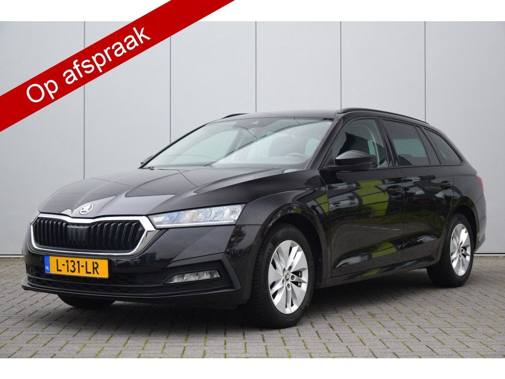 Skoda Octavia Combi 1.0 TSI Business Edition Priv/Glass Navi, Stof, Gebruikt, Zwart, Origineel Nederlands