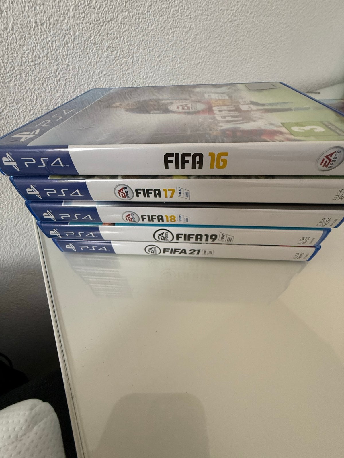 FIFA PS4 Games: FIFA 16, 17, 18, 19, 21 - Voetbalplezier!, Gebruikt, Eén computer, Ophalen of Verzenden, Sport