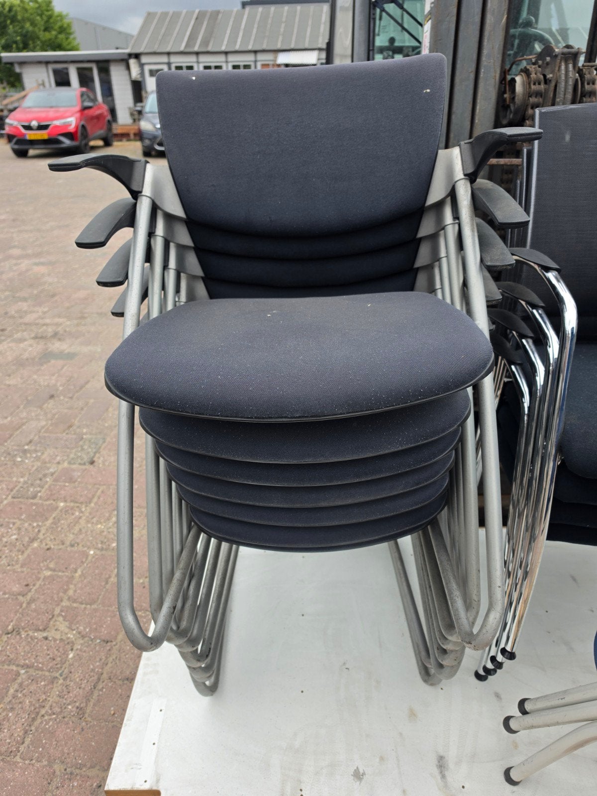11 Gebruikte Bureaustoelen - 1 zonder leuning, Ophalen